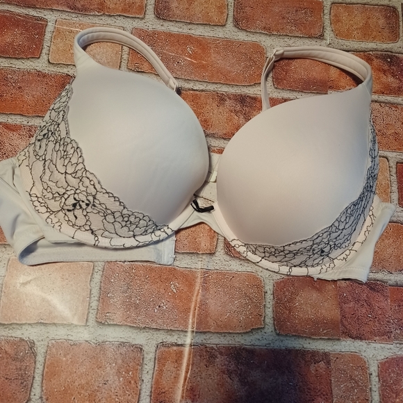 Cacique Other - LAST CHANCE Cacique pink/blk lace side smooth boost plunge bra wmns sz 40D